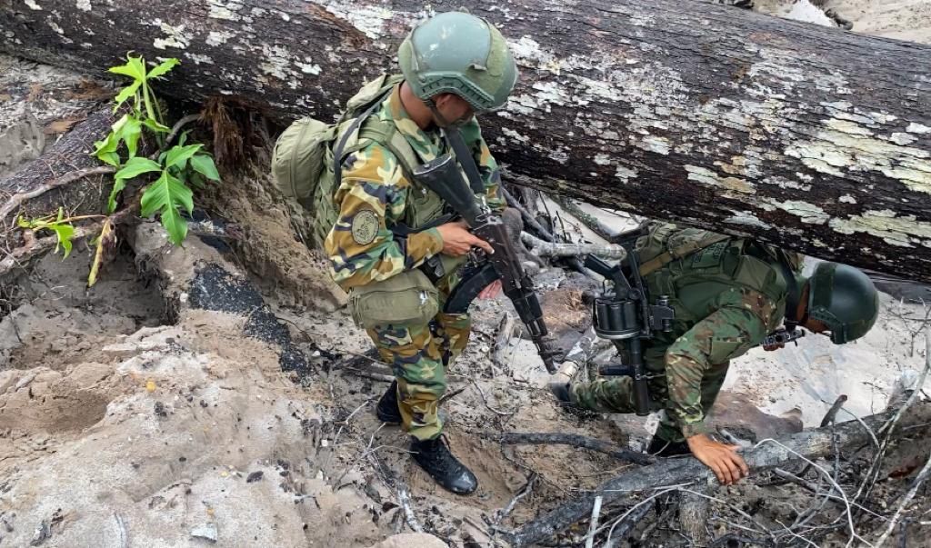 EN EL MARCO DE LA OPERACIÓN "RORAIMA 2022", LA #FANB EMPLEANDO LA URRA DE COMBATE GUARICO Y ZULIA HAN LOCALIZADO, NEUTRALIZANDO Y DESTRUIDO GRUPOS ESTRUCTURADOS DE DELINCUENCIA ORGANIZADA (GEDOS) Y GRUPOS ARMADOS GENERADORES DE VIOLENCIA (GAGV) QUE REALIZAN ACTIVIDADES ILÍCITAS.