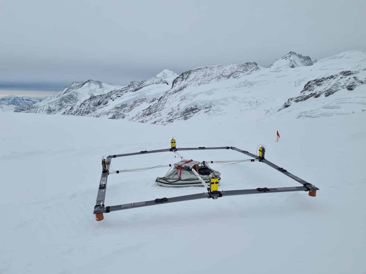 VAW_glaciology's tweet photo. In the frame of our @SwissPolar Technogrant, we were out at #Jungfraujoch to test a new prototype of our AIR-ETH ground penetrating radar. The results of this collaboration with @ETH_ERDW’s geophysics group are promising, so stay tuned! 😃 https://t.co/JdR1gAVMjd