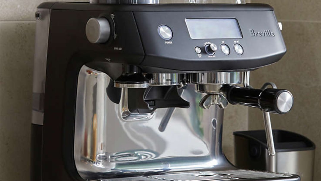 It's Day 4 of our 5 Days of Giveaways! Take your coffee game to the next level, and become a barista in no time with Breville Barista Pro Espresso Machine! Follow us on Twitter, Instagram and/or Facebook and comment below who would love this for the holidays to enter. #Giveaway