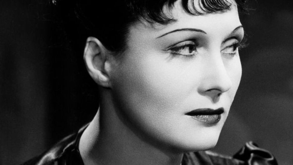 allezlesFRA's tweet photo. #Repartie

En 1944, Arletty est arrêtée pour avoir eu une liaison avec un officier allemand durant l’Occupation. 

Au début de son interrogatoire, le juge lui demande :

– Alors, comment vous sentez-vous, ce matin ?     
   
Réponse d’Arletty :

– Pas très résistante… https://t.co/ntRy2DHrBL