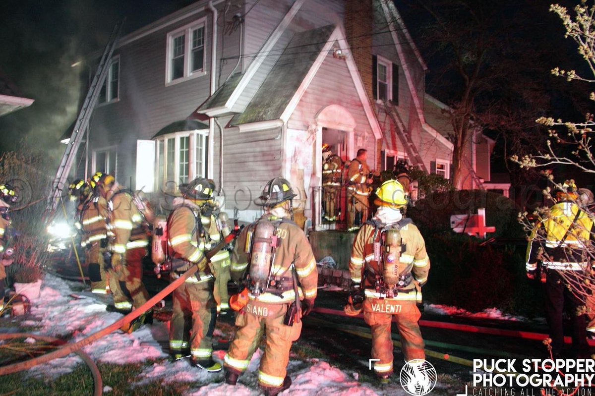 PSPhoto1's tweet photo. On This Date:
December 21st: 2016: North Hudson, NJ firefighters worked a 5th alarm furniture store fire on JFK Blvd. See more at https://t.co/fJr8BCjbxZ.
#Stamford #StamfordCT #StamfordConnecticut #StamfordFire #StamfordFireDepartment https://t.co/8ssmVTwVzL