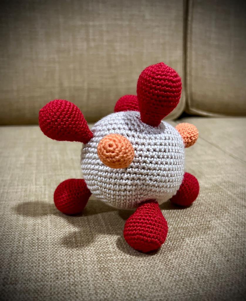 h__3x3's tweet image. Traditional methods of education are boring, right?!

We are students at SQU and we made 4 new things that help to learn about viruses: Animation videos, Hologram, 3D printing and crochet.

#bio_got_talent
#science
#SQU