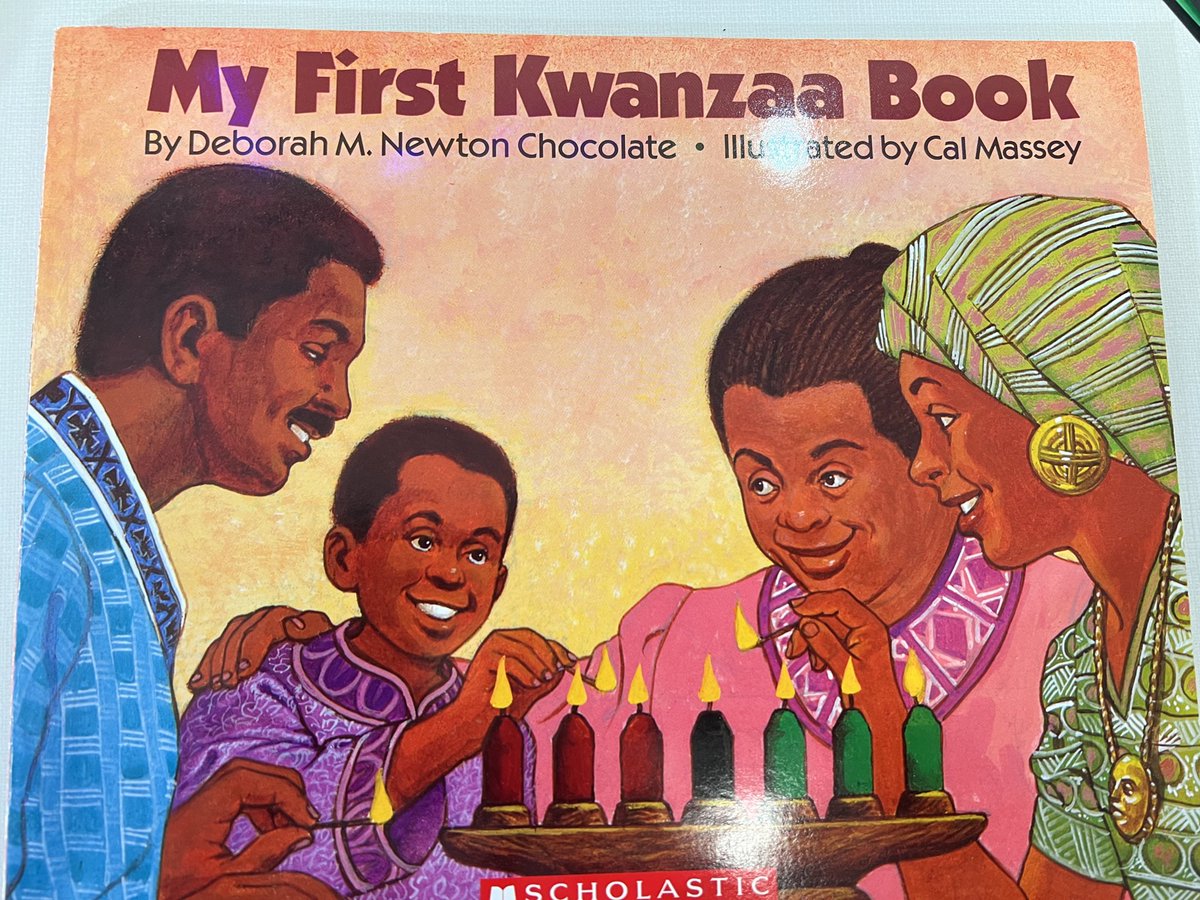 RachelPoe8's tweet photo. Today we made a Mkeka after learning about Kwanzaa. @CoolidgePta @CoolidgeCougars #livoniapride https://t.co/YhFssOfvzP