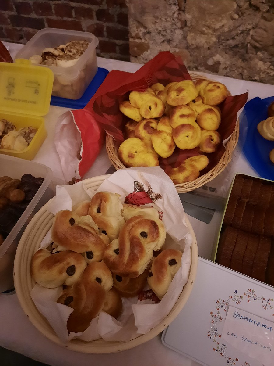 back again with a photo dump ft. the lucia day we celebrated at uni last week 💌