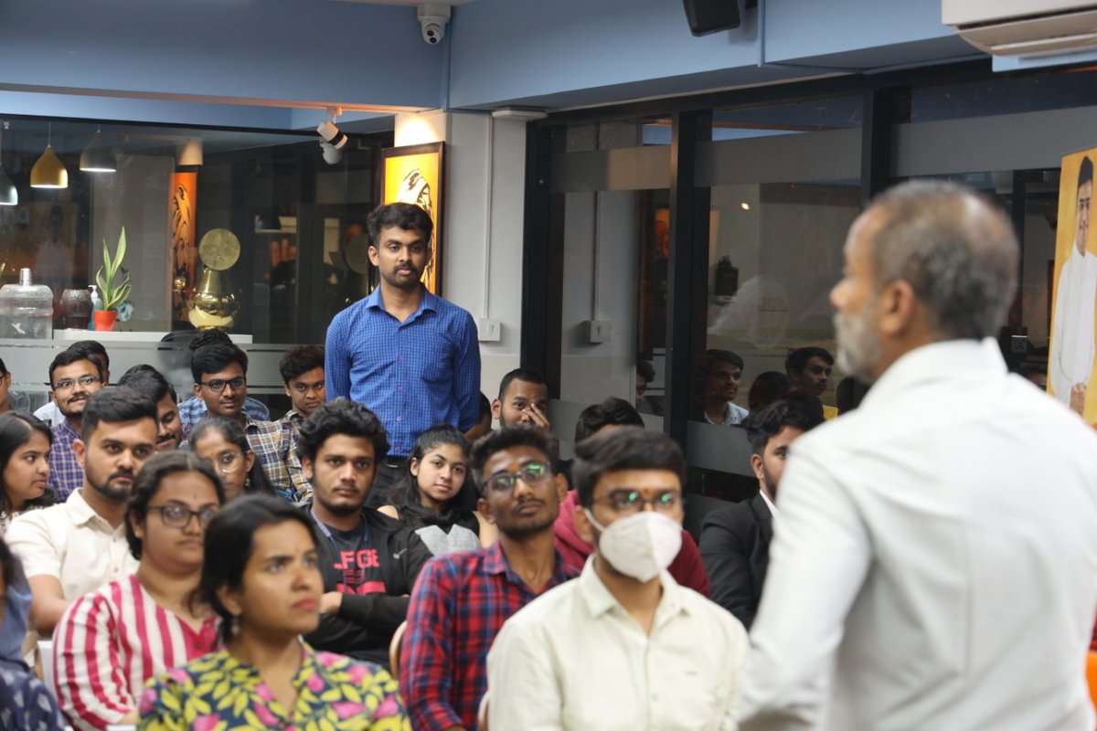 Tejasvi_Surya's tweet photo. Cohort 4 of our #YouthCanLead Leadership Program commenced today. 

Shri @sunileverester graced the occasion as Chief Guest. 

70 young minds will now get a chance to explore public governance &amp; administration from close corners over next 8 weeks.

Glimpses!

@Offtejasvisurya https://t.co/xPgzgxkoOj