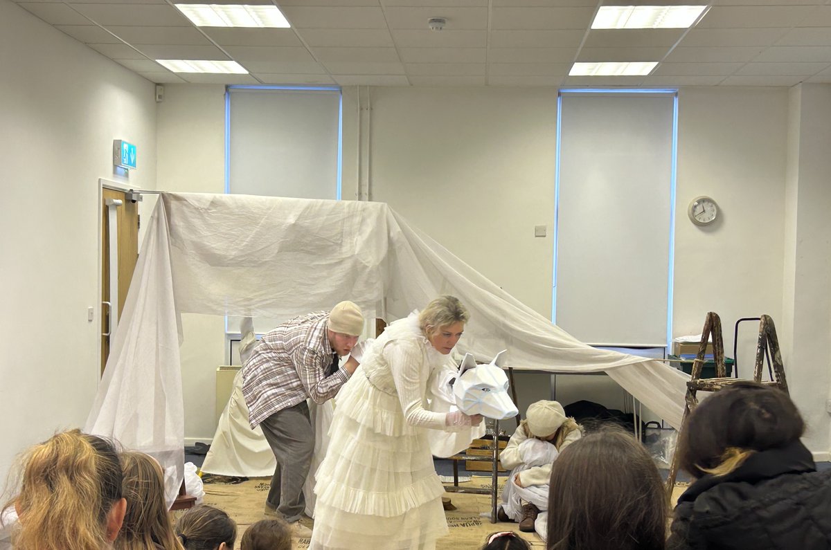 plymlibraries's tweet photo. These photos are from the @AboveBounds's performance of The Snow Queen, at Southway Library on Monday! ❄🤩

They're bringing this SOLD OUT show to Plymstock Library, tomorrow, for a double performance! We can't wait.😎 https://t.co/gNIQUnWLeS
