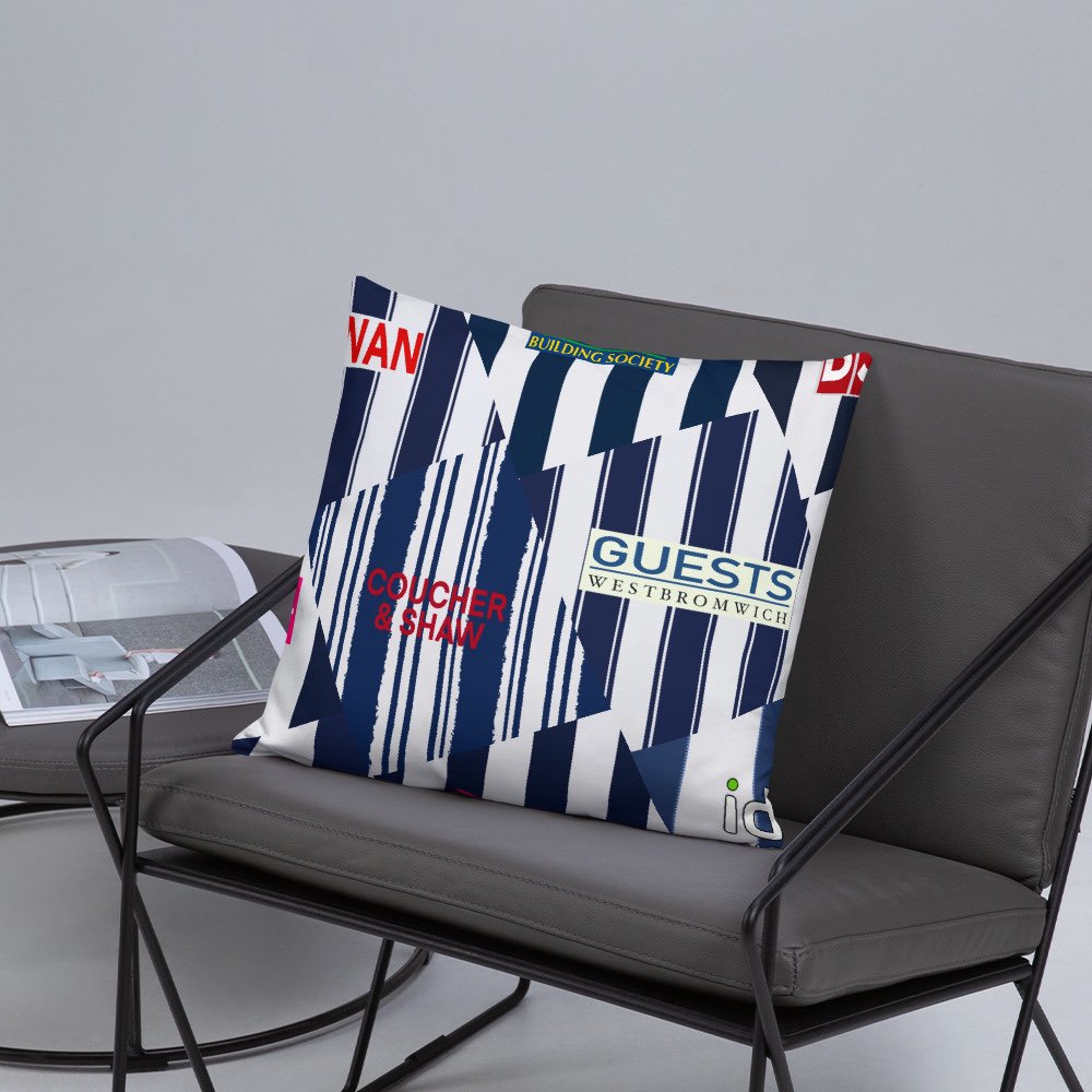 SingersCornerSC's tweet photo. CHRISTMAS GIVEAWAY! 🎅🏼🎄

Midweek football at the CBS tonight as the Sky Blues take on the Baggies! ⚽️

Which ever team comes out on top we will give away one of our personalised cushions for the winning side to a lucky winner! 👀

Simply RT this tweet to enter 🔁

#PUSB #WBA https://t.co/lgHBtm7heV