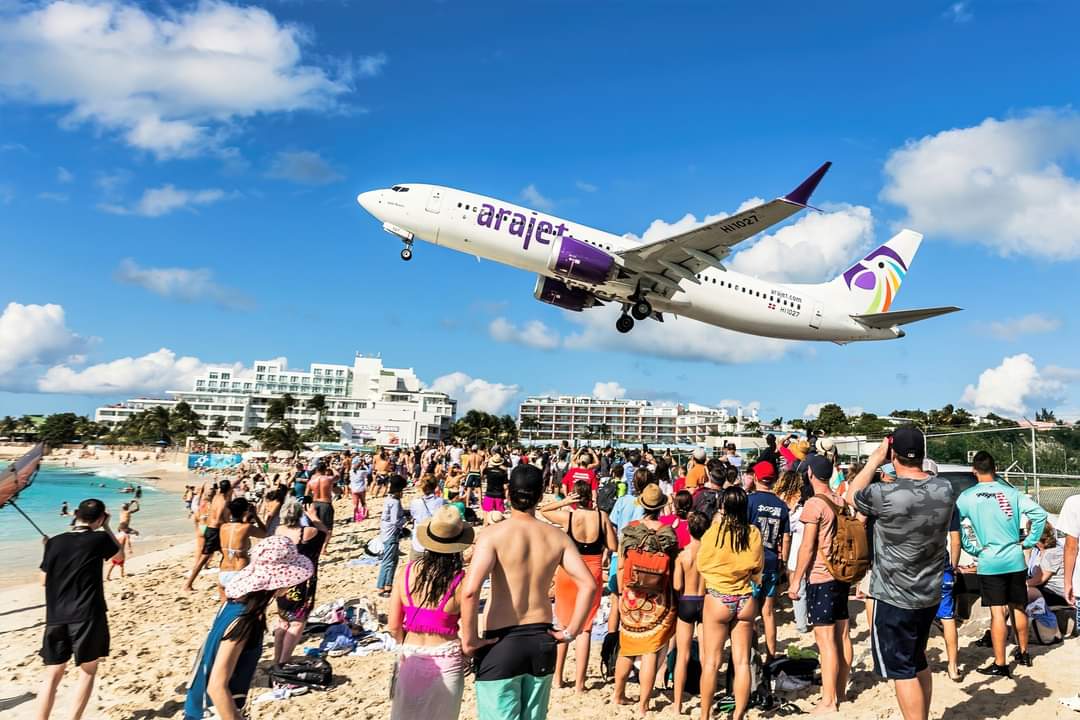 SXM Airport (@sxmtweets) on Twitter photo Arajet Spectacular takeoff
 #airport 
#aviation 
#Christmas2022 
#airportlook
Photo by daniel jef Arajet Spectacular takeoff
 #airport 
#aviation 
#Christmas2022 
#airportlook
Photo by daniel jef