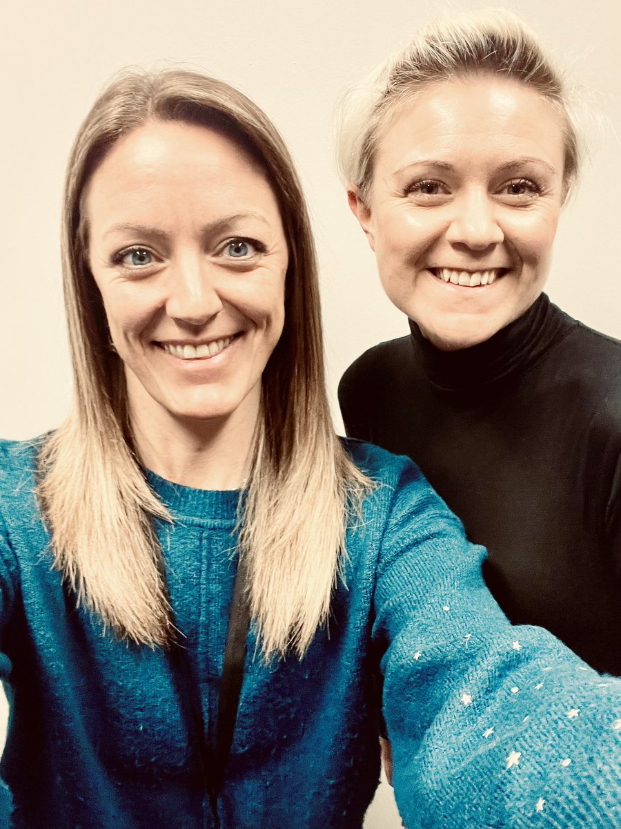 Bridie1683's tweet photo. Great to see the amazing passion & drive for tackling DA from this wonderful officer, @sussex_policeโs DS Ruth Ford. We met today to discuss the @safelives_ #DAMatters Champions Network & the exciting plans for the role across Sussex! This work doesnโt stop over Christmas ๐ซ https://t.co/DbdCDHzGIv