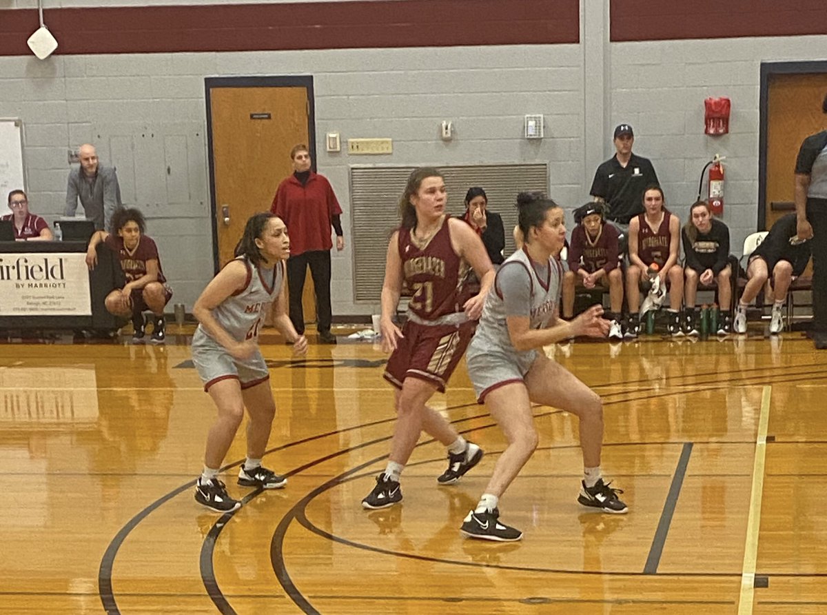 CatamountHoops's tweet image. It’s always great when your babies come home to visit- even sweeter when they’re home for a big win, they play close to home and catch a DUB too! We love our Rosie! #AlwaysACatamount #OwnIt