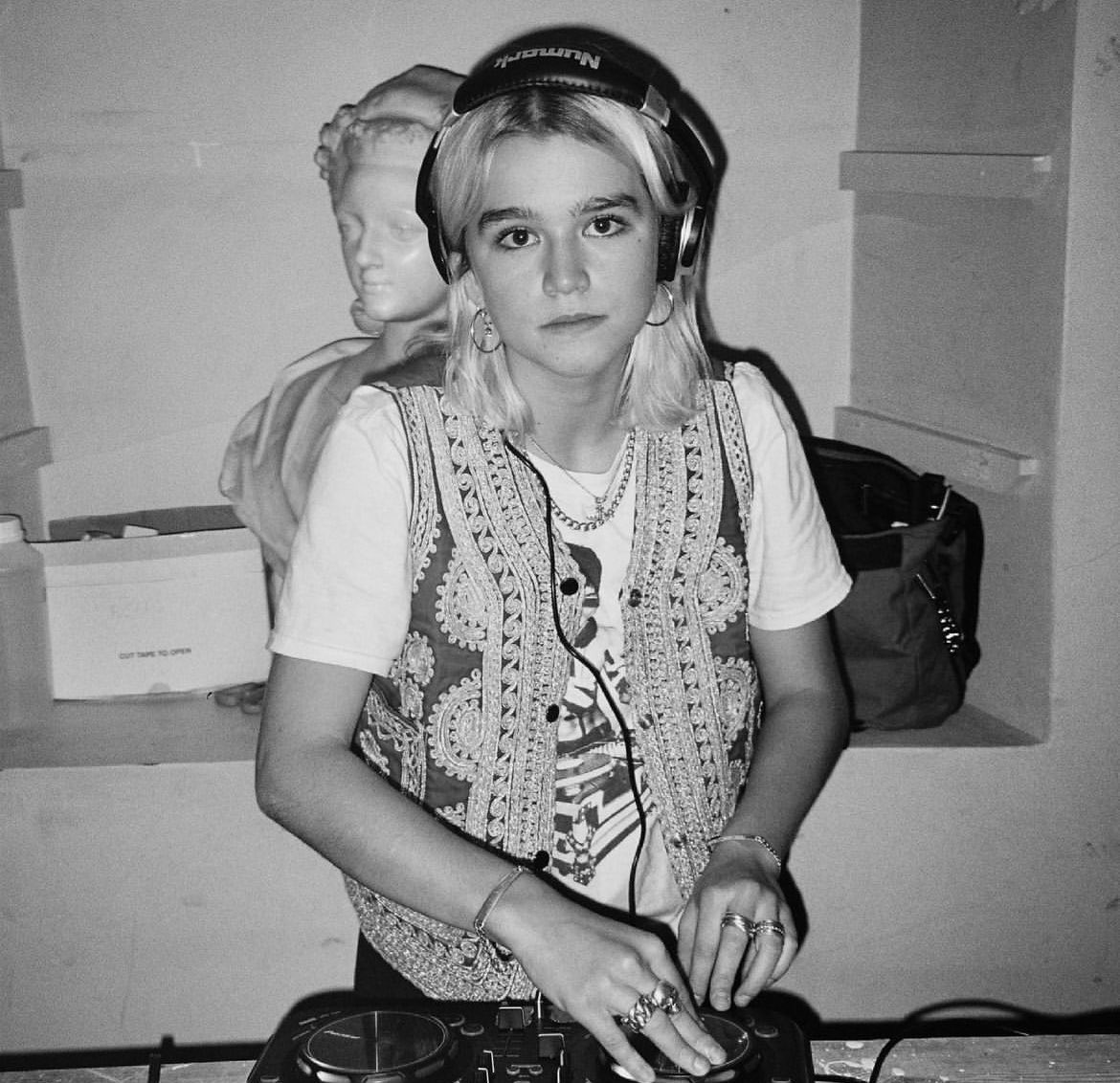 revivalartists's tweet photo. DJ on the decks! 🎧 something about black and white photos tell more of an in-depth story… #revival #revivalartists #revivalrecords @joinourrevival https://t.co/YcsMtprNVc