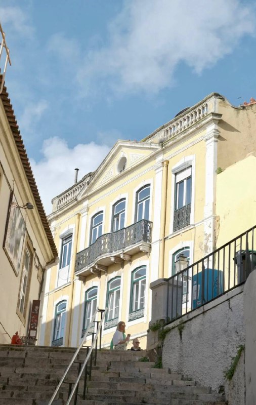 FleminSamuel's tweet photo. lost in the architecture of lisbon https://t.co/oG1WACCEaj