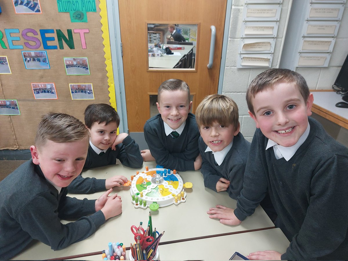 Y4EngMartyrs's tweet image. A well-deserved board game&apos;s afternoon in Y4 yesterday. 
#boardgames #Christmas #primaryfun