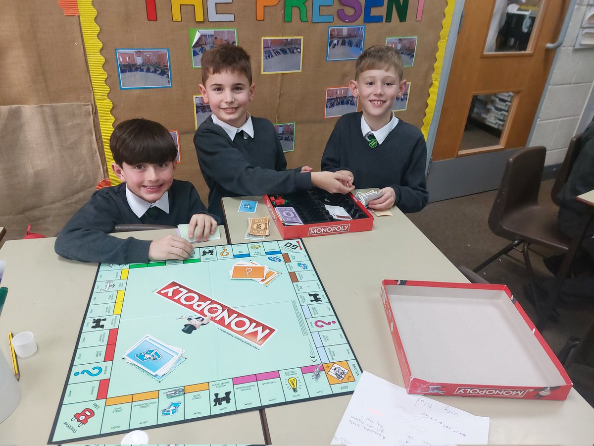Y4EngMartyrs's tweet image. A well-deserved board game&apos;s afternoon in Y4 yesterday. 
#boardgames #Christmas #primaryfun