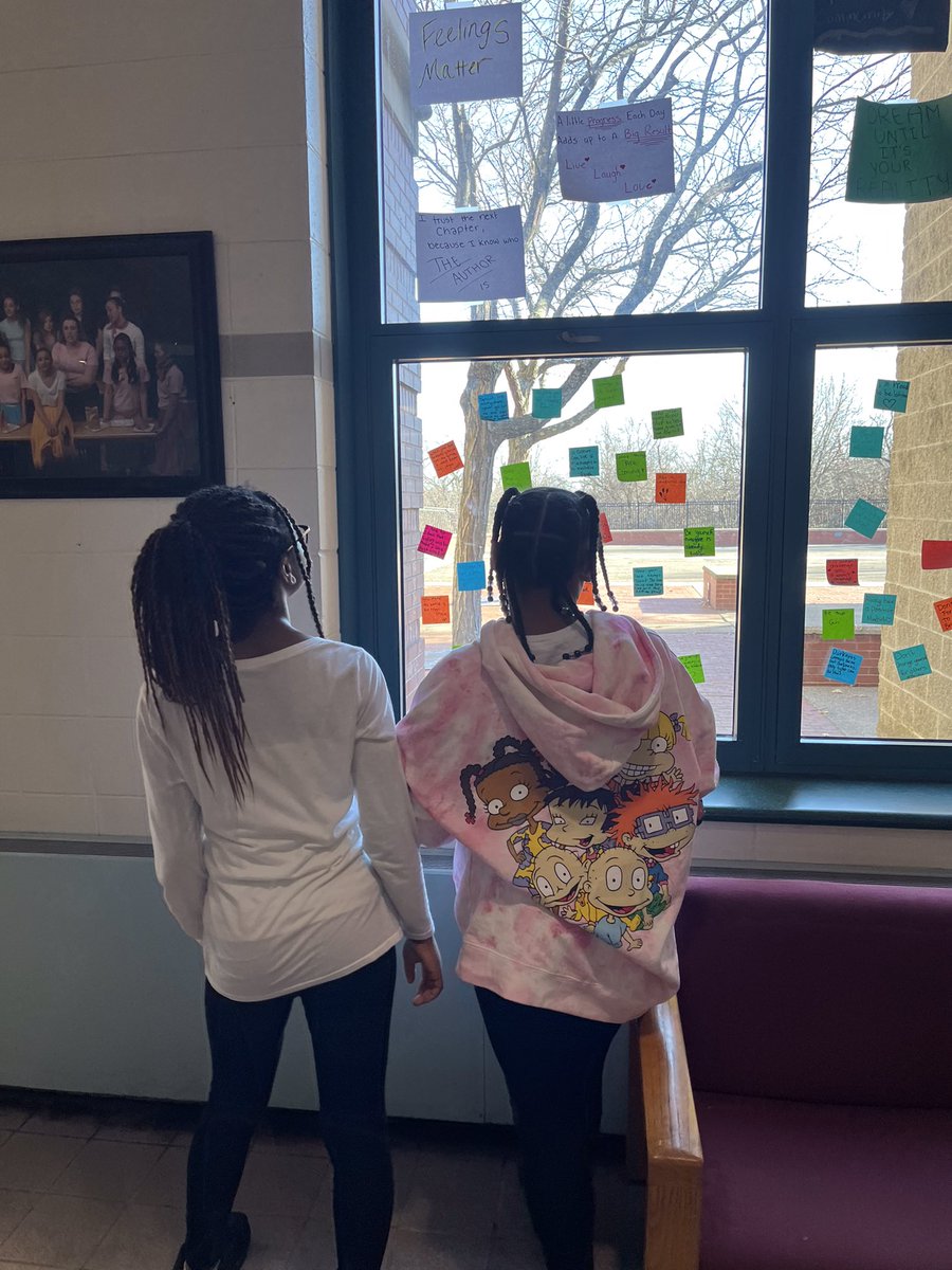 cmshappenings's tweet photo. Super proud of a group of 8th graders who took the lead on a Post It Project in our main lobby to send our school into 2023 w/ some positive vibes and energy! #cmssharks #studentvoive #PositiveVibesOnly https://t.co/UPmmH1sMVC