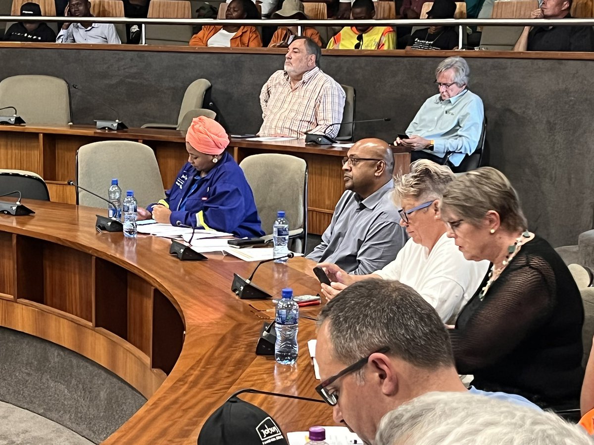 MMC for Development Planning (@mmc4devplanning) on Twitter photo With EM <a href="/mphophalatse1/">Mpho Phalatse</a> for a briefing at the Roodepoort Civic Center on the heavy rains that have destroyed a number of properties, including the city's road and energy infrastructure.
We will be visiting some of these sites.
#Joburgfloods
<a href="/BelindaE6/">Belinda Kayser-Echeozonjoku</a> With EM <a href="/mphophalatse1/">Mpho Phalatse</a> for a briefing at the Roodepoort Civic Center on the heavy rains that have destroyed a number of properties, including the city's road and energy infrastructure.
We will be visiting some of these sites.
#Joburgfloods
<a href="/BelindaE6/">Belinda Kayser-Echeozonjoku</a>