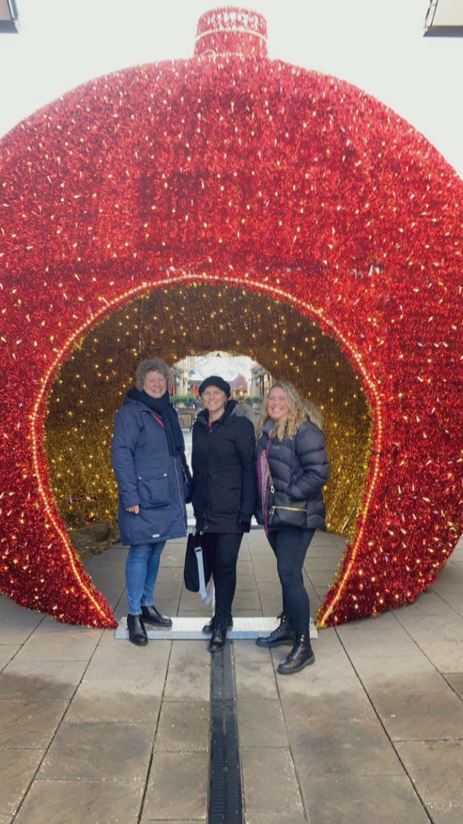mloue36's tweet photo. Happy Christmas from The Early Years Team 🎄🎄 https://t.co/ouqG4cfLvP