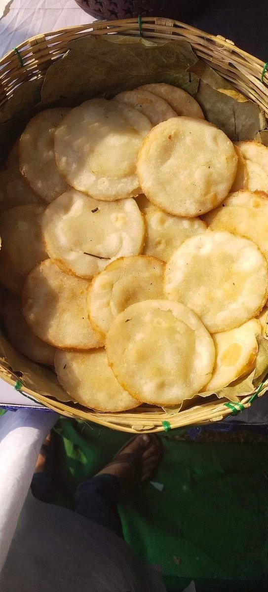jhunuchowdhury3's tweet photo. You are eating pitha ? https://t.co/lLgSKii31p