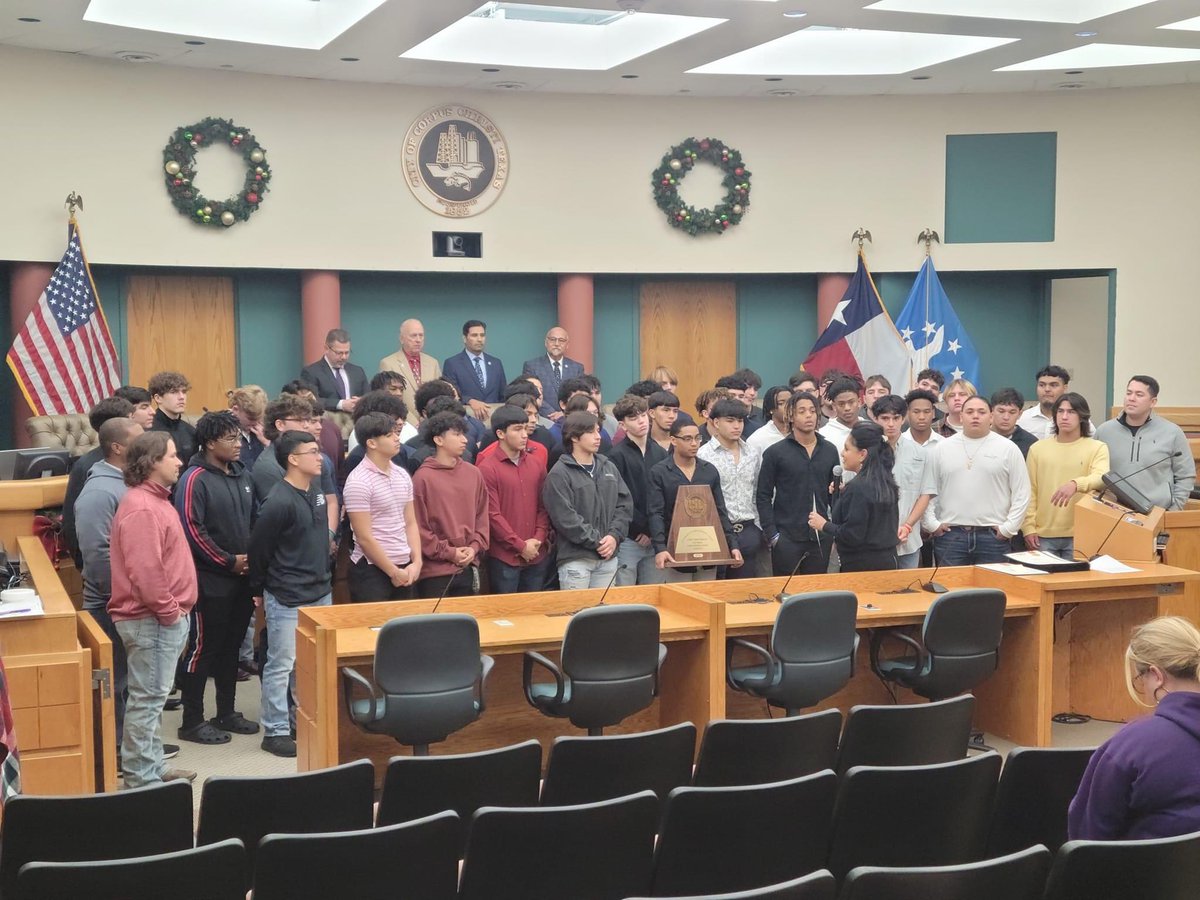 Veterans Memorial HS on Twitter: "The 2022 VMHS Football team was Veterans Memorial HS on Twitter: "The 2022 VMHS Football team was