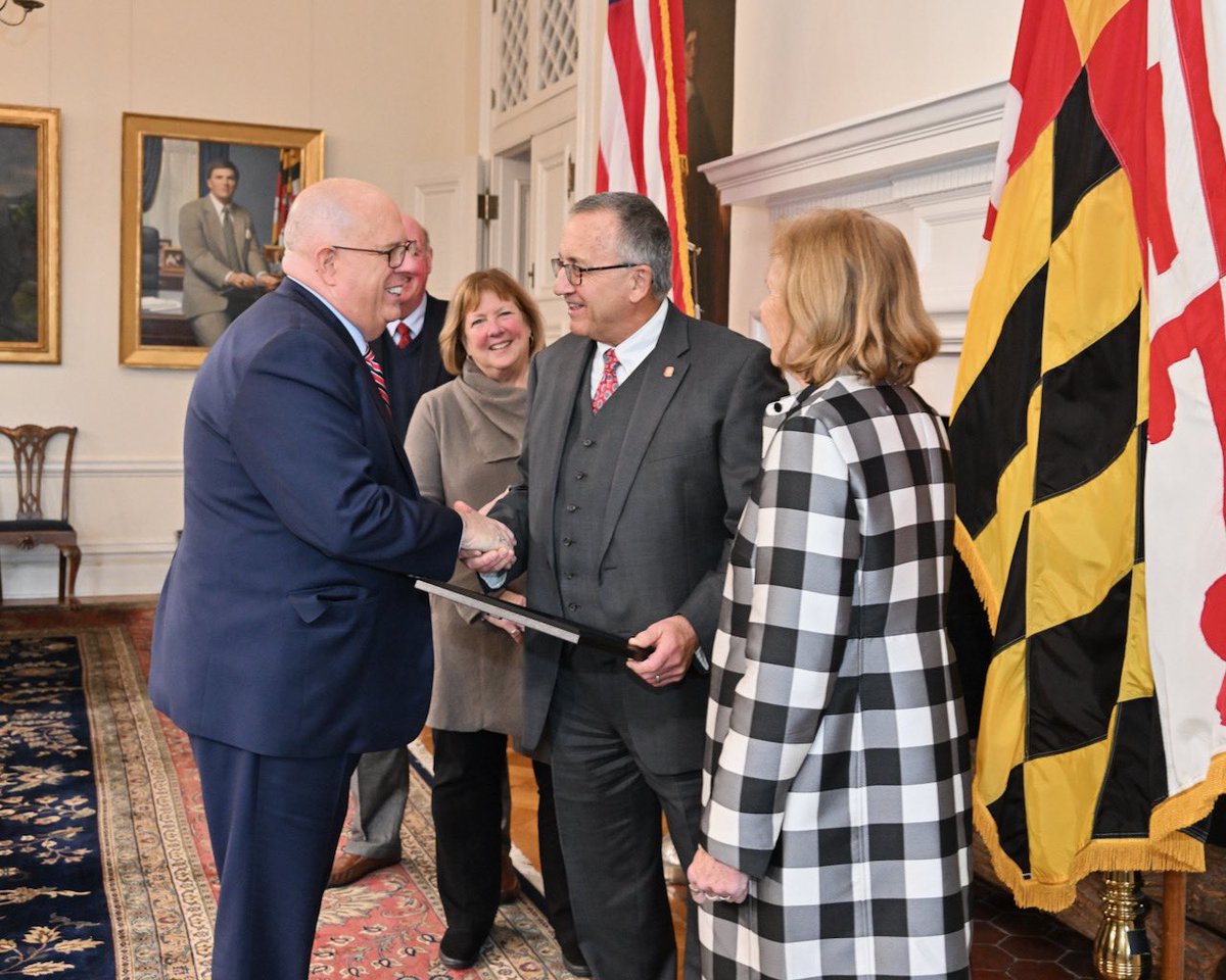 Governor Larry Hogan tweet media