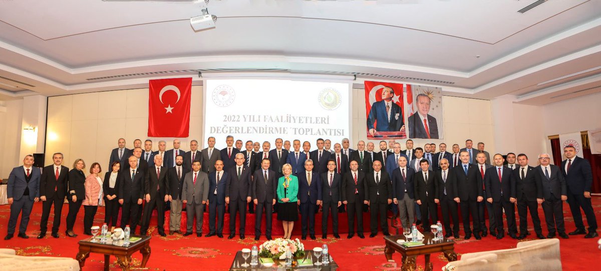 BekirKARACABEY_'s tweet photo. Sn.Bakan Yardımcımız Veysel Tiryaki’nin katılımlarıyla, Genel Müdürlüğümüzün 2022 yılı faaliyetlerini değerlendirmek,2023 yılı hedef ve projelerini görüşmek için Hatay’dayız. Güçlü Türkiye'nin güçlü ormancılığı için alınacak kararların ve toplantımızın hayırlı olmasını diliyorum. https://t.co/4s4Y1Ycv08