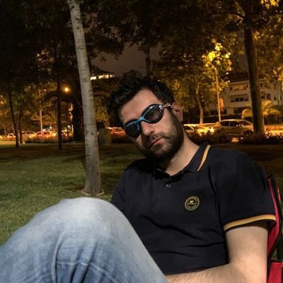 Sürekli bok attığınız kısmetse olur <a href="/ilkeruslu45/">İlker</a> hakkinda kısa bir bilgi; kendisi Sosyal Bilimler Lisesi ve Marmara Hukuk mezunu, stajını naylon yapmış. Çat pat Türkçe biliyor ama iyi biri.