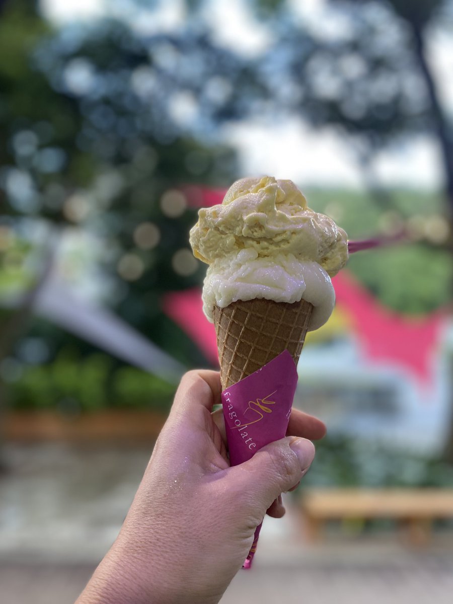 labustanelli's tweet image. Mi primer trabajo formal fue en una heladería cuando tenía 17 años y con los años me he convertido en una especie de catadora de helados y @FragolateHelado es el mejor de Caracas para mí.

Fui feliz ♥️

#labustanelli