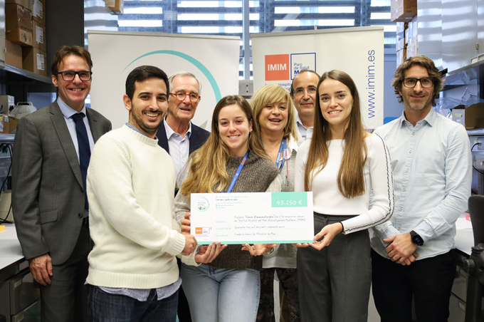 La recerca en immunoteràpia en càncer que es desenvolupa a @IMIM_research ha rebut un nou impuls gràcies a la donació de 43.250 euros de la Fundació <a href="/AmicsHMar/">AMICS Hospital Mar</a>

👉bit.ly/3FNY6wg

<a href="/xaviertrias/">Xavier Trias</a> <a href="/joaquinarribas/">Joaquín Arribas</a> <a href="/TCeliaTerrassa/">Toni Celia-Terrassa</a> <a href="/IPerezNunez/">Iván Pérez</a> <a href="/maribelperezBCN/">Maribel Pérez</a>