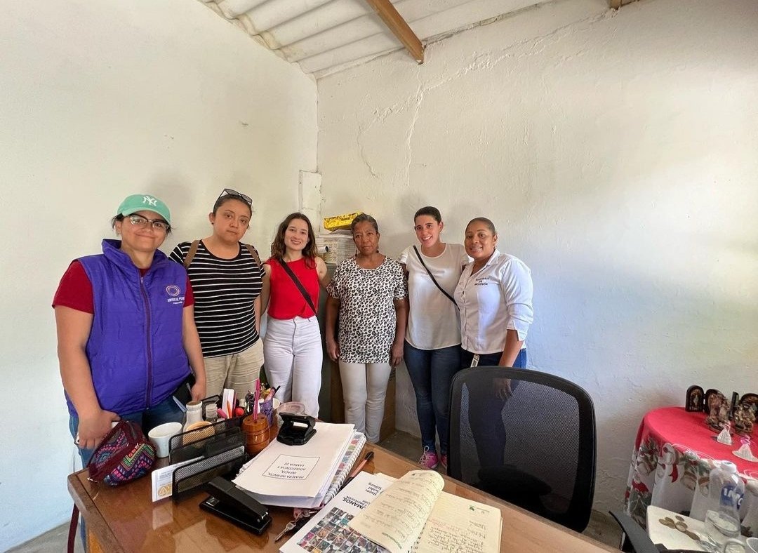 HannsSeidelCol's tweet photo. #Adventskalender2022 🎄 Diciembre 21: Llegamos hasta Necoclí con @fjuntossepuede, sumando esfuerzos desde la cooperación internacional con los entes territoriales para garantizar los derechos de las personas migrantes.
#30AñosDeHSS
@HSSde https://t.co/MSlKZv6NZj