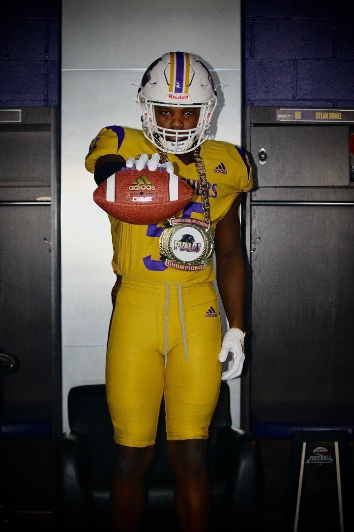 D1_Jah0's tweet photo. It’s next level now.. 💯
@PVAMU_Football @COACHAGREEN
#PVAMU
#Commited
#ImSWAC https://t.co/vdZ6aEPZRq