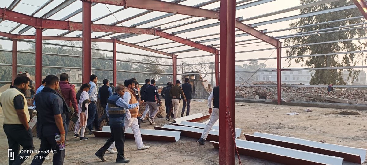 SandeepPoundrik's tweet photo. Government of Bihar is creating 24 lac sq feet of Plug and Play sheds in 10 industrial areas for textile and leather industry. These sheds will be rented out for only Rs 4-8 per sq ft. Visited Industrial Area Muzaffarpur and inspected the construction going on. https://t.co/4aWQl3Q0iN