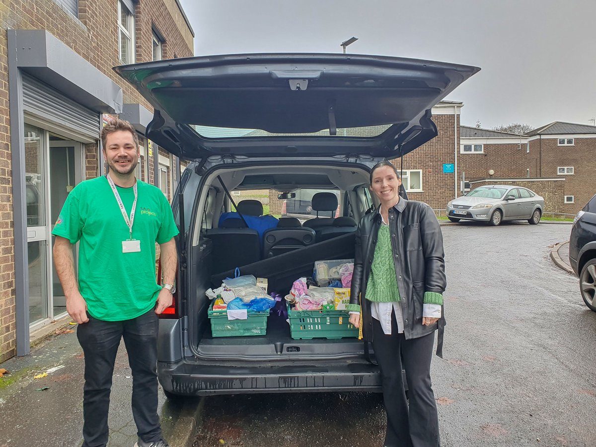 FuturePCharity's tweet photo. Thanks to the generosity of donors and volunteers, we have been able to provide Christmas Hampers for other local services to distribute to their beneficiaries, including @DoorwayWS, @stmartinsnfk, @ClarionSupport, and @StGilesTrust 🙌 https://t.co/i7ylRxvkew