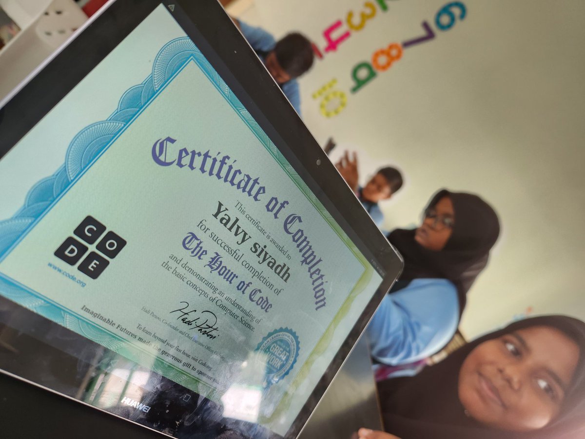 womenintechmv's tweet image. After taking part in #HourOfCode with many fun coding activities, Seenu Atoll School students were eager to  receive the completion certificates. More than 200 students from grades 2 to 10 joined in the session

#HourOfCodeMV
@Dhiraagu @MoEdumv @codeorg @eduGS_16