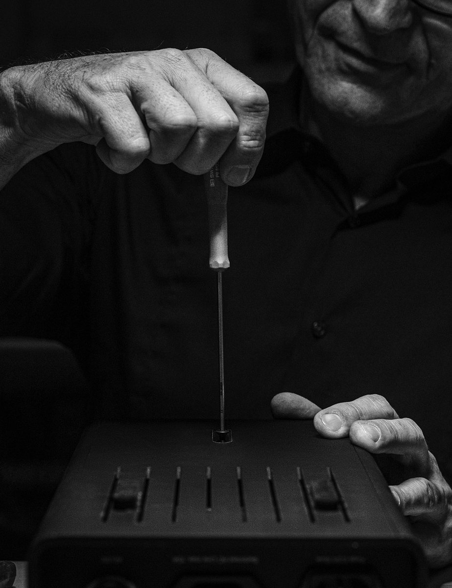 GermanyMagazine's tweet image. That pristine sound quality you're hearing is coming all the way from Switzerland. We speak with Zeiler Audio - about how they combine innovative audio technology, masterful craftsmanship and timeless design.
discovergermany.com/zeiler-audio-a…