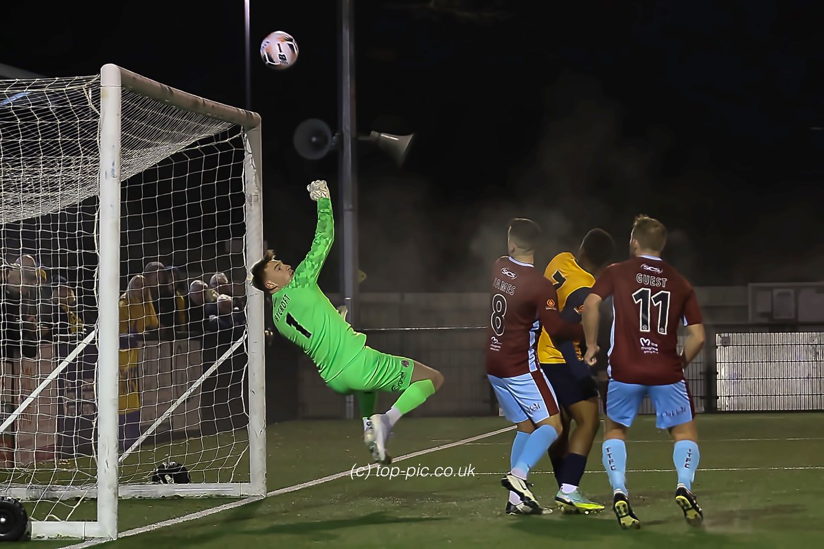 toppiccouk's tweet photo. The deserved @TauntonTownFC @MindinSomerset man of the match on Tuesday night #jackbycroft who came under intense pressure late on to deny @sloughtownfc a goal and sending the #peacocks into the next round https://t.co/HzTJmL81HK