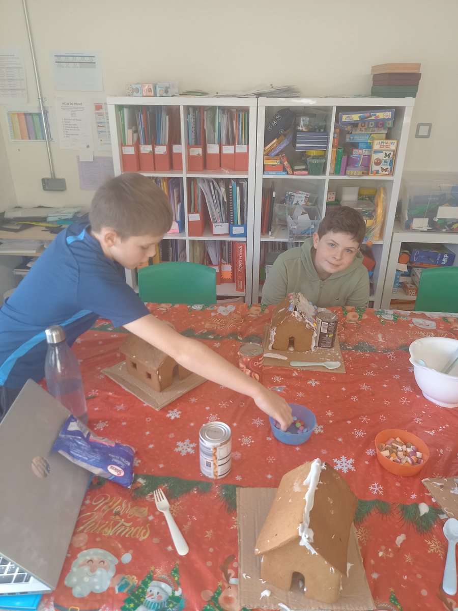 mswalshsclass1's tweet photo. Senior group were creating delicious Christmas aromas around the school with their homemade gingerbread houses. They showed a lot of patience and determination in getting these to turn out so beautifully. https://t.co/AU4XKPhk3h