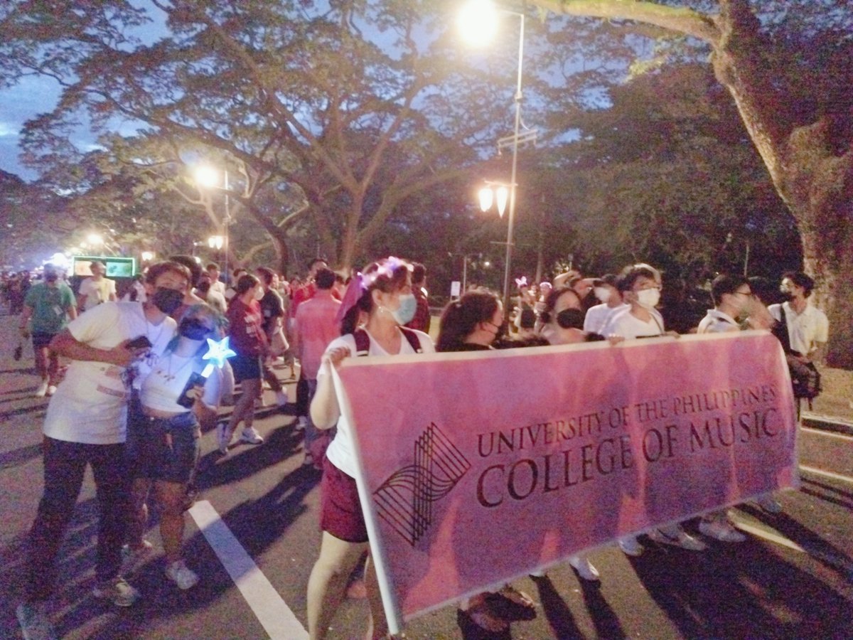CircuitCathy's tweet photo. 🎵⭐🎄

#UniversityofthePhilippines #UPCMu https://t.co/pvf605g42B