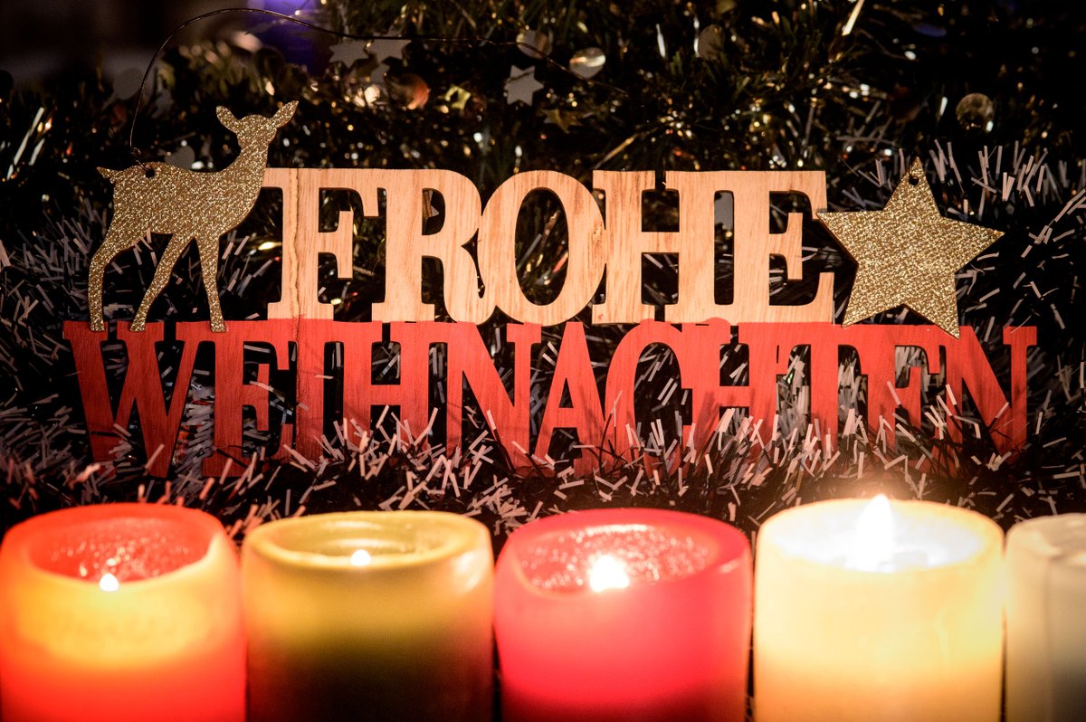 Wir wünschen euch frohe Weihnachten, schöne und erholsame Tage im Kreis von Familie und Freunden!

Wie Familie Kohr Heiligabend verbringt? Schaut heute hinter das letzte Türchen unseres Adventskalenders und lasst euch überraschen:chorverband-berlin.de

Fotos: Stephan Röhl, 2022