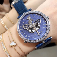 joey__joey86's tweet image. I bought a beautiful watch yesterday. Life is to be richer in life, and be more good to yourself. That&apos;s what makes life meaningful.🥰
#Van Cleef &amp;amp; Arpels VCARO4F200 watch🥰