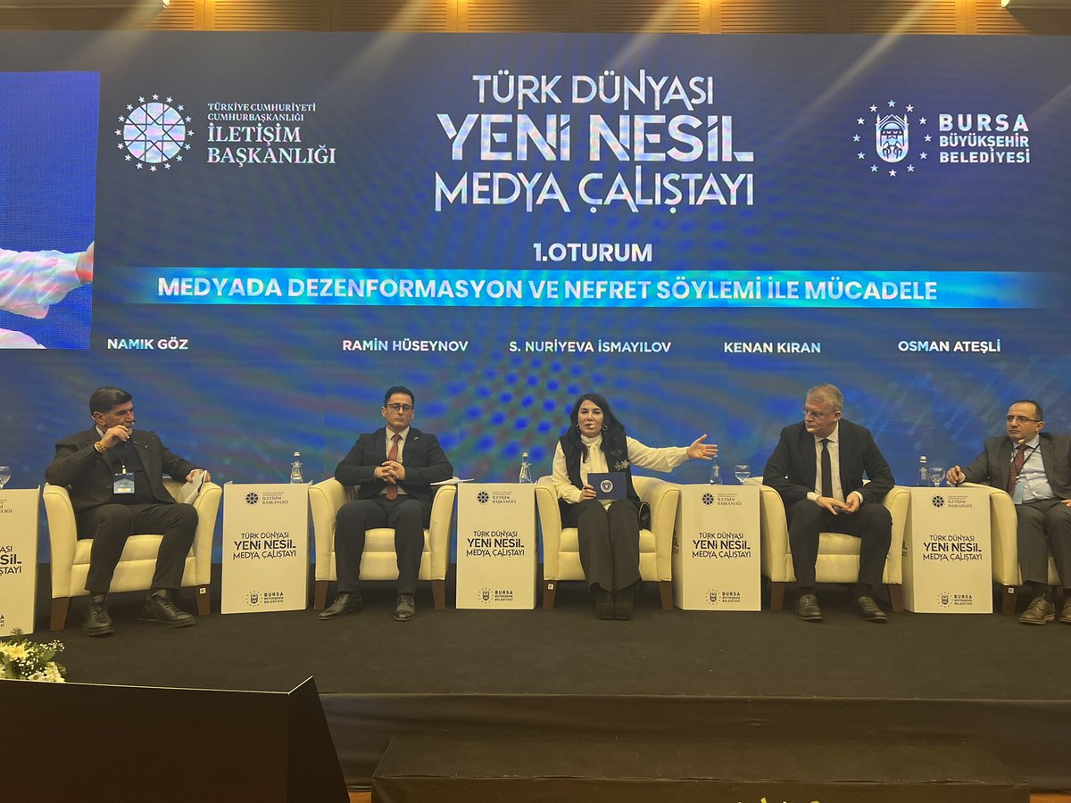 CNGZER's tweet photo. İstisnasız her gün bir medya çalıştayı, forumu, paneli, bilmem nesi haberi düşüyor önüme.
Hep aynı kurumlar, dernekler, gazeteciler...
Bilen var mı? Çok mu para var bu işlerde? https://t.co/wcsBvtoRVp