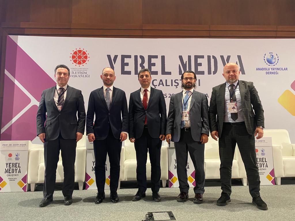 CNGZER's tweet photo. İstisnasız her gün bir medya çalıştayı, forumu, paneli, bilmem nesi haberi düşüyor önüme.
Hep aynı kurumlar, dernekler, gazeteciler...
Bilen var mı? Çok mu para var bu işlerde? https://t.co/wcsBvtoRVp