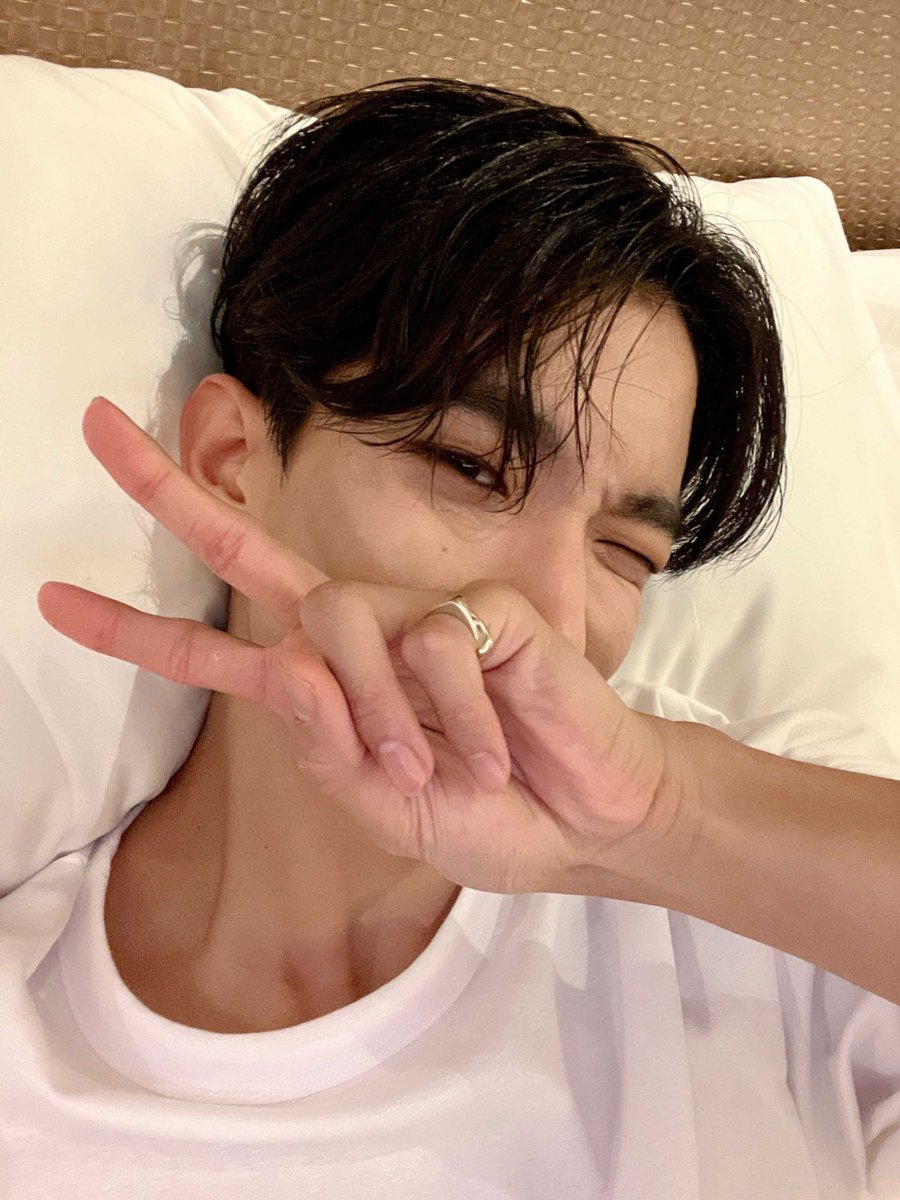 pst0210's tweet photo. 오늘 겸로그 이날이다...🫠 https://t.co/xOIBB9JcOY