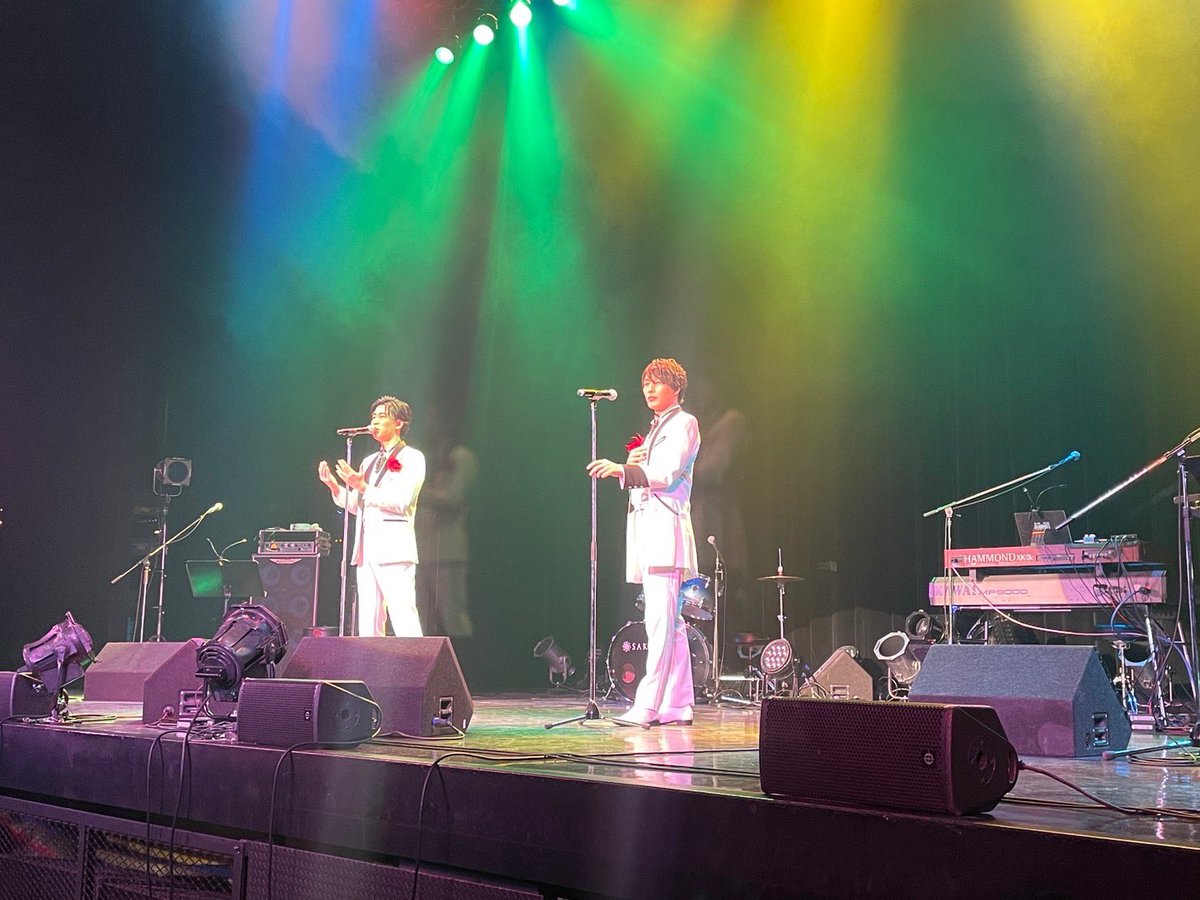 takuya_fuurin's tweet photo. Zepp Sapporo無事に終わりました！
大きなステージから見える
水色のペンライトに背中を押され
精一杯想いを込めて歌わせて頂きました！
今回みのや雅彦さんとご一緒に
夢しかなかったを歌わせていただきました！ご一緒できた事に感極まって
愛に包まれた素敵な時間でした。
沢山の応援をありがとう！ https://t.co/3cNSZQI0ny
