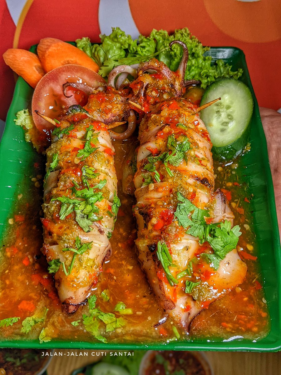 MalaysianFoods's tweet photo. Tempat makan Nasi lemak udang gergasi dan Makanan Thailand yang sedap2 di Setia Alam!!

Untuk semua orang² Klang, Shah Alam, Setia Alam, anda tidak lagi perlu pergi ke Thailand untuk makan makanan Thai..😍😍

📍Tok Wea Corner Setia Alam https://t.co/qNyNXLAQLD