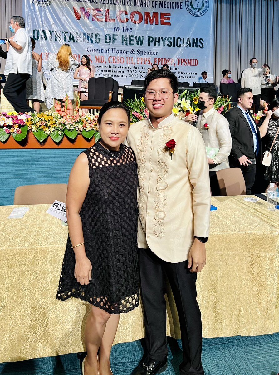 markginand's tweet photo. Oath taking of New Physicians 🩺✨ Thank you G 👆 https://t.co/OOIg7SUsyZ