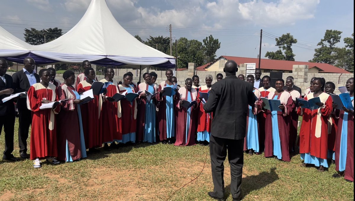 BishopOlwa's tweet photo. Today, on the occasion of Christmas Carols, I gave my Christmas message drawn from Titus 2:11-14. I congratulate Choir from St. Augustine, All Saints Obangapewany and All Saints Cathedral Boroboro upon a heart warming carol songs. To God be glory, DoL for Christ. https://t.co/l3jPCRWQ0j