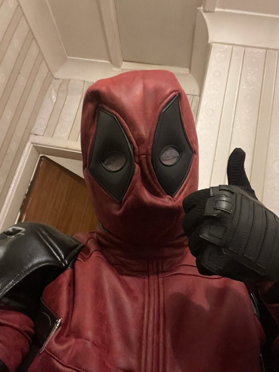 #ooc late to the ooc pics but here’s my most recent selfie.