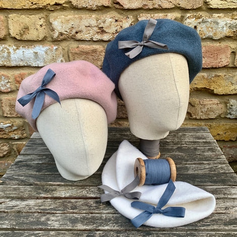 Keep warm! 

25% off all berets in our Etsy Shop.

#wearmorehats #berets #etsyshop