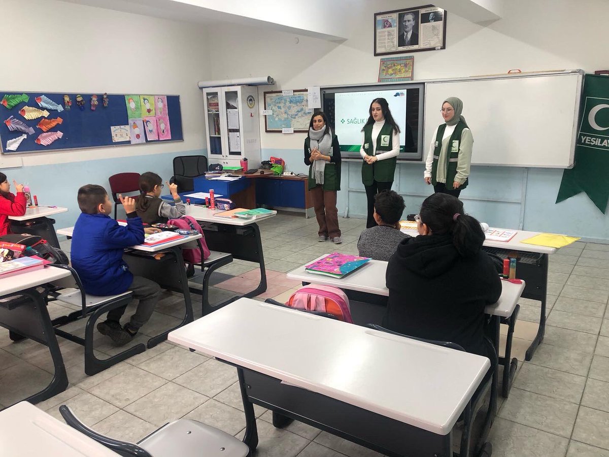 Türkiye Yeşilay Cemiyeti Edirne Şubesinin “ Benim Kulübüm Yeşilay Projesi “ kapsamında gönüllü kulüp görevlileri tarafından   3. ve 4. Sınıf öğrencilerimize çeşitli etkinlikler yaptırılmıştır.