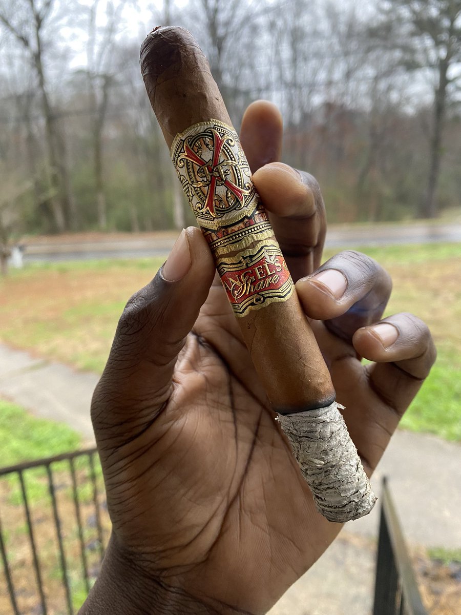 theowlandcigars's tweet photo. Remembering my granddadddy #opusx #angelshare #CIGARS https://t.co/N1Z5shapMD